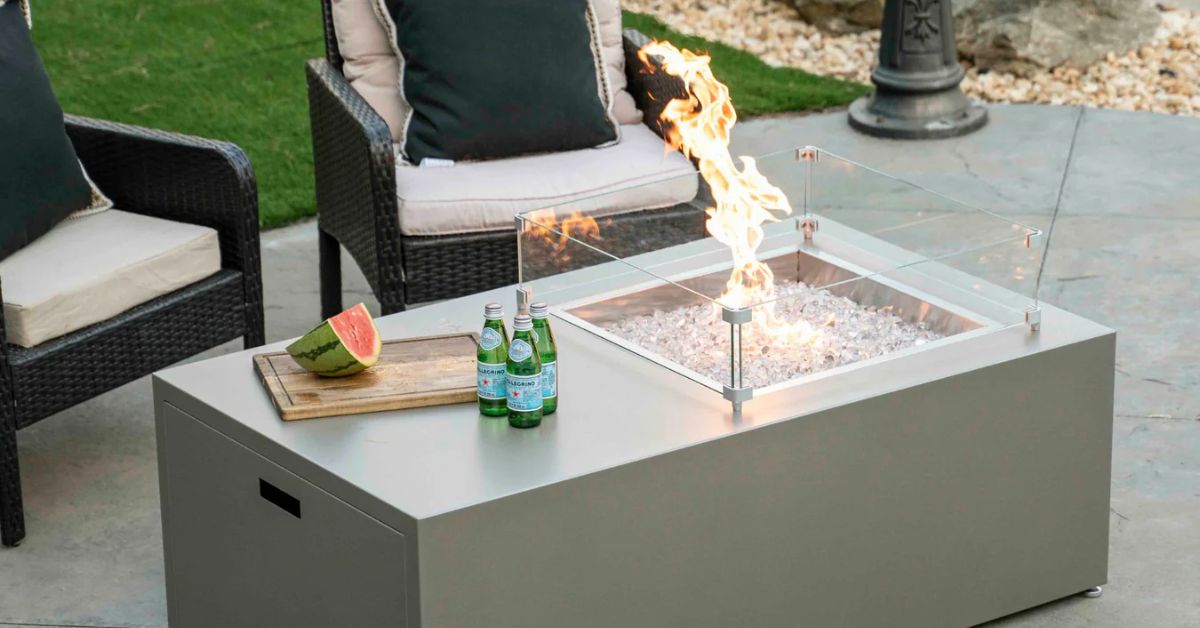 How To Choose a Fire Pit Table for Your Backyard