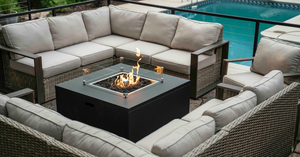 Fire Pit Guide: Gas vs. Traditional Wood Burning