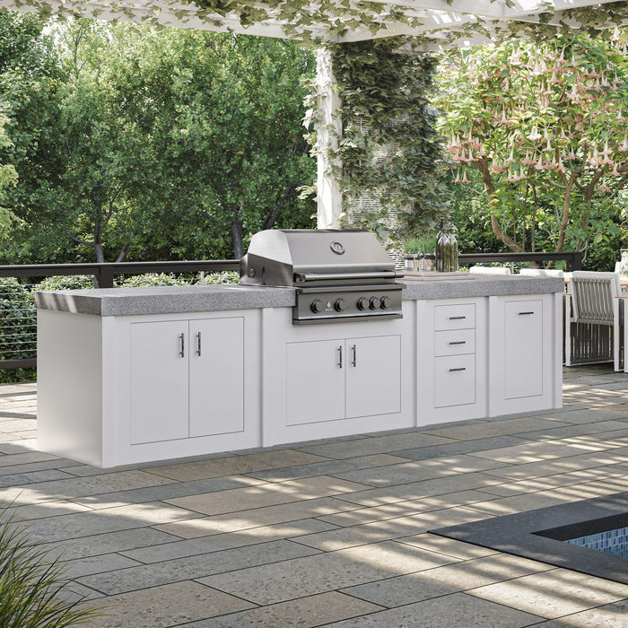 outdoor kitchen